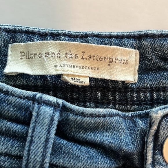 Pilcro and the Letterpress Anthropologie Slim
Boyfriend Shorts High Rise Size 28 - Picture 10 of 16